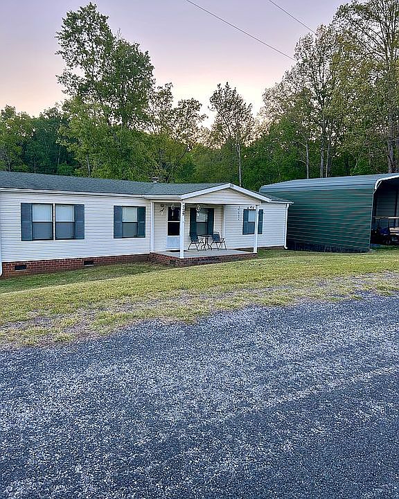 1st image of 729 Point Lookout Rd