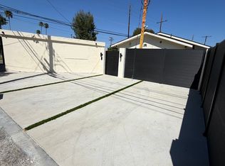 19700 Topham St, Tarzana, CA 91356