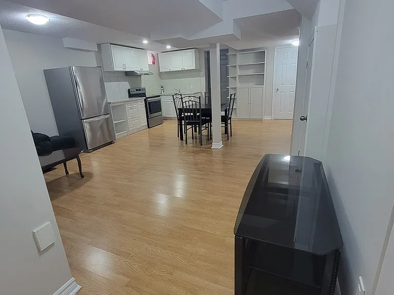 31 Pinecone Dr #BASEMENT — Photo 3