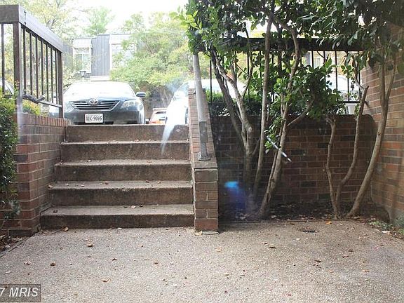 4th image of 708 15th St S #1