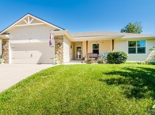 8797 Nellie Dr, Manhattan, KS 66502