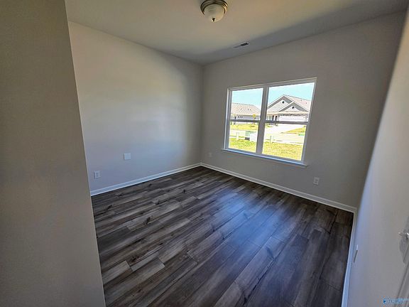 4th image of 211 Bent Creek Ln