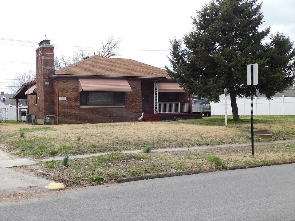 1st image of 2912 Grand Ave