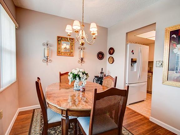2nd image of 1051 79th Ave N APT 211