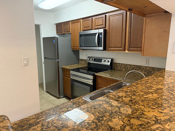 4th image of 224 Afton Sq Unit 108