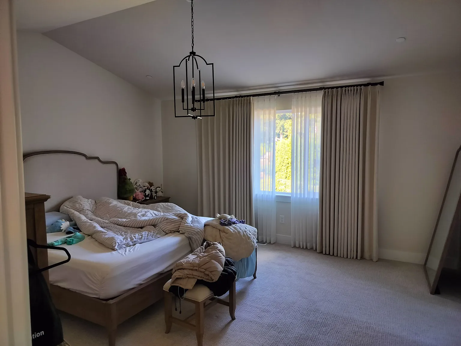 5 bed, 2.5 bath, 2730 sqft, $5,500 — Photo 3