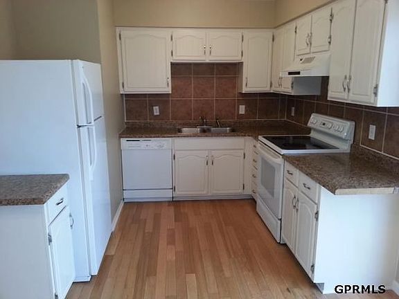 2nd image of 6122 S 142nd St