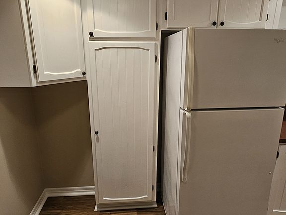 5th image of 235 Kingsway #235