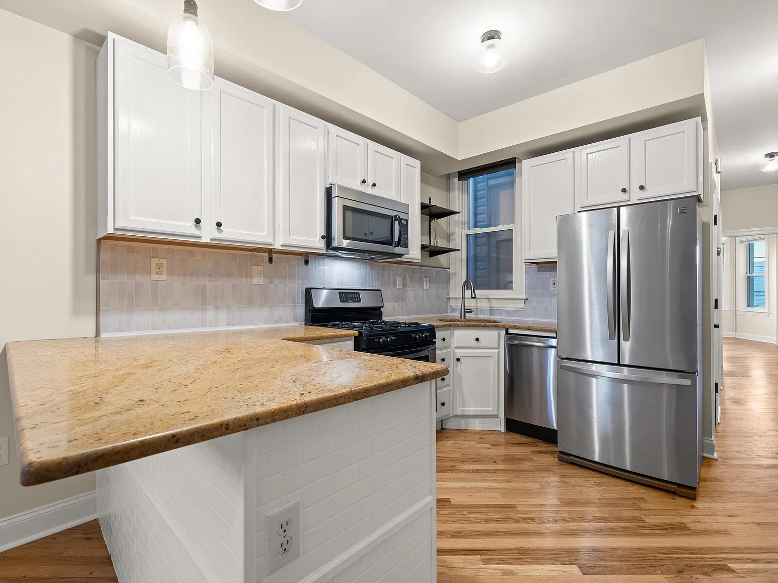 2 bed, 1.0 bath, 750 sqft, $2,550 — Photo 4