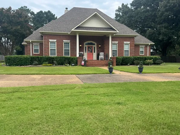 2498 S Laurelwood Ln, Tupelo, MS 38801
