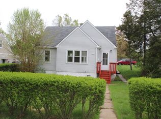 633 Mohawk Dr, Round Lake Heights, IL 60073