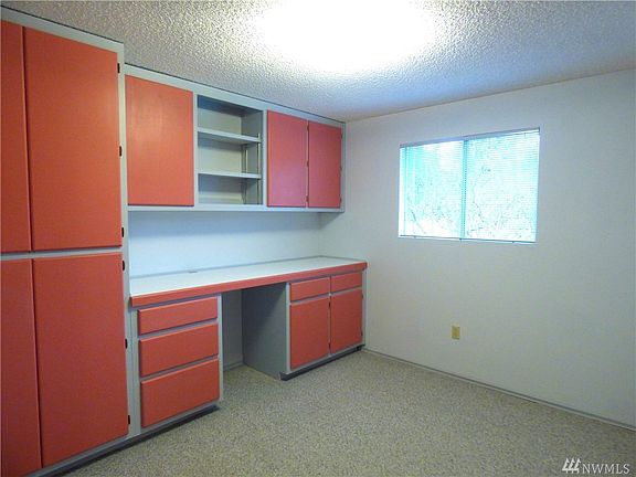 5th image of 7015 Pioneer Hwy
