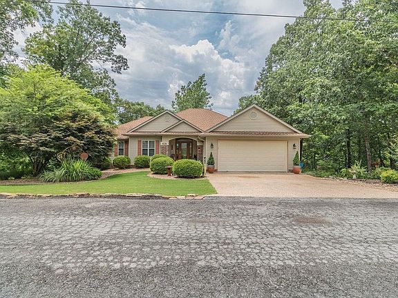 3rd image of 13 Carn Forth Ln