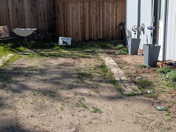 3rd image of 1442 Plumas St