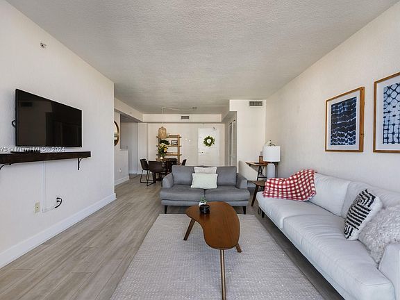 4th image of 7501 E Treasure Dr APT 7L