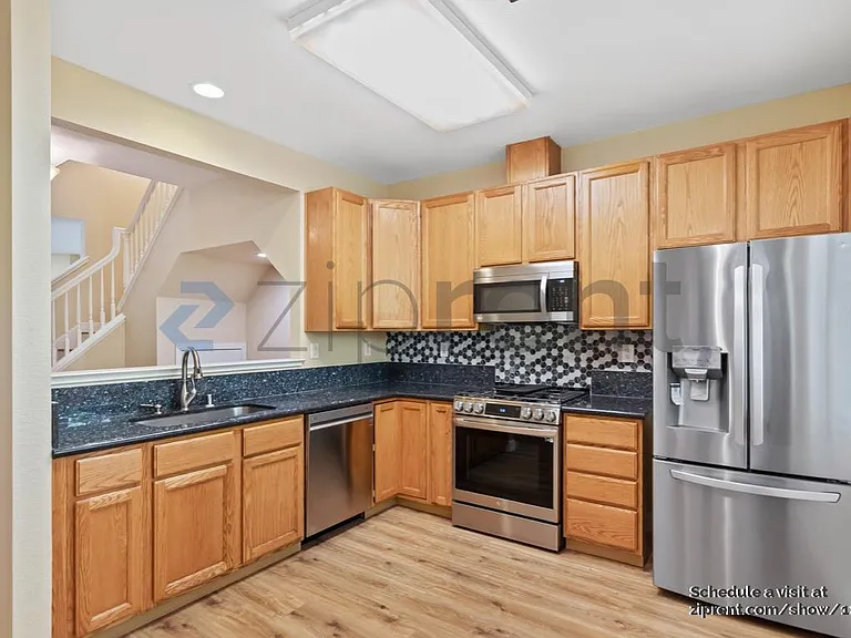 139 Concord Cir — Photo 10