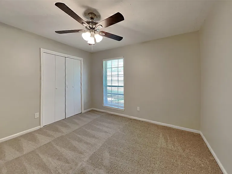 1920 Crooked Creek Ln — Photo 14
