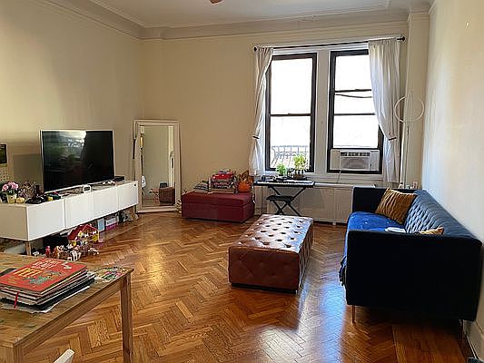 1st image of 170 W 73rd St APT 4D1