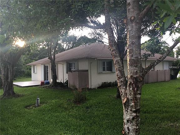 3rd image of 281 E Seminole Dr