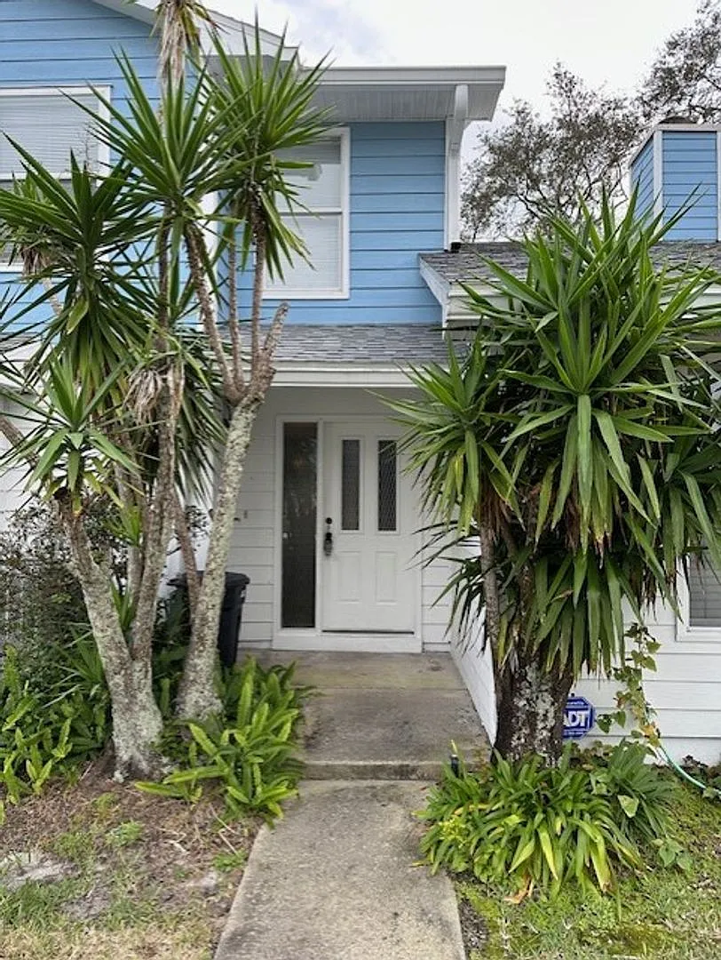 Beautiful condo close to the beach This 2 Bed 1.5 bath is located in the Deerfield Lakes Community! — Photo 2