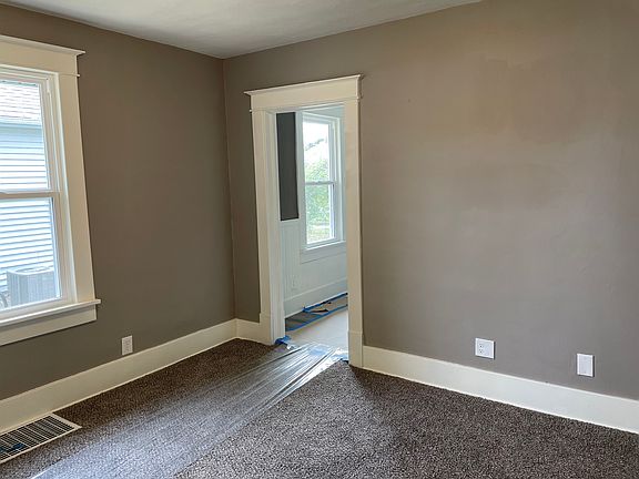 4th image of 1007 Olive St