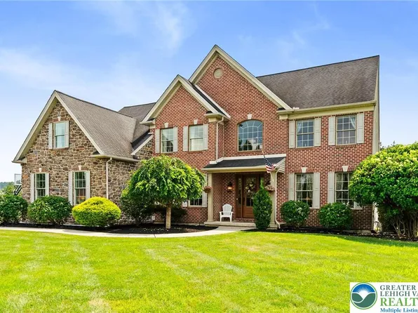 4490 Canterbury Dr, Emmaus, PA 18049