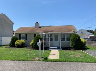 6 Hazelwood Ave, Villas, NJ 08251