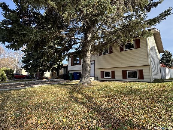 3rd image of 522 Silverwood Road