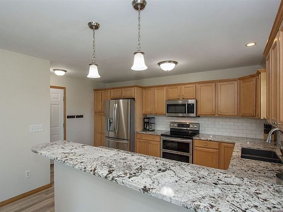 5th image of 90 Cattail Ln
