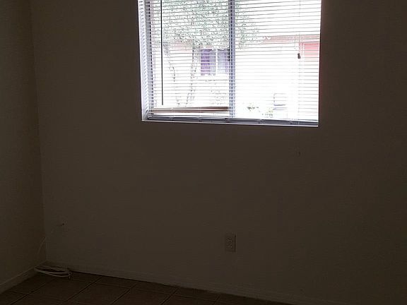 4th image of 106 W 9th Pl