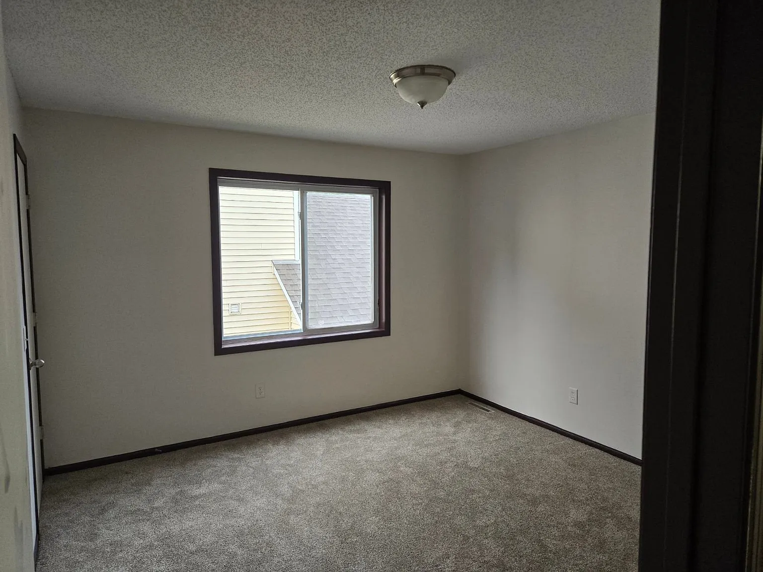 Love It. Live In It. Work Toward Owning It. - 4BR Shakopee Townhome — Photo 3