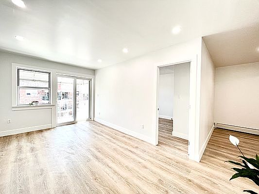 4th image of 144-93 37th Ave #2