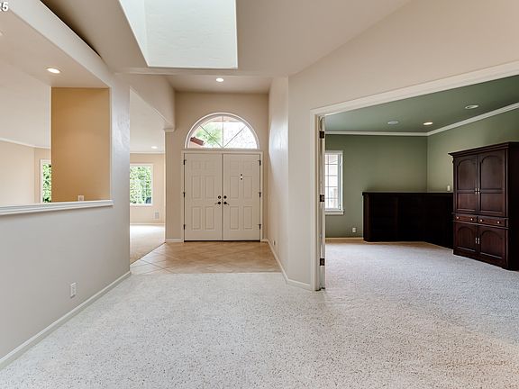 5th image of 875 Sand Ave