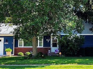 1429 S Oakhill Ave, Janesville, WI 53546