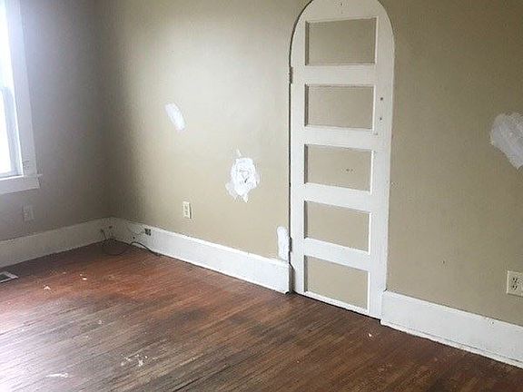 2nd image of 358 College Ave