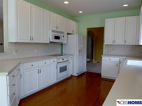 2nd image of 607 S 186th St