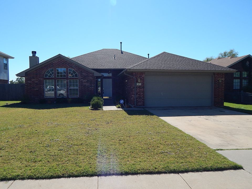 1st image of 832 SE 38th St