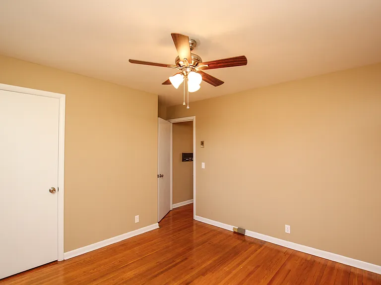 439B Capri Dr — Photo 10