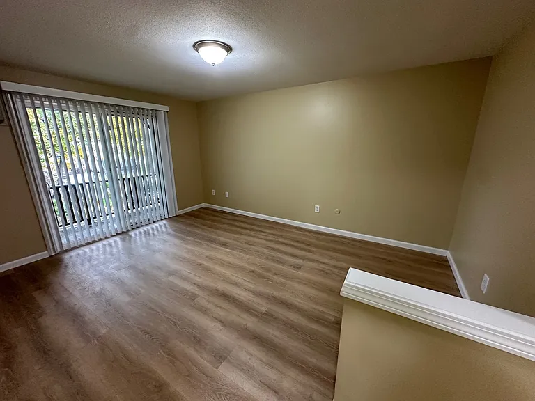 Notre Dame Apartments — Photo 46