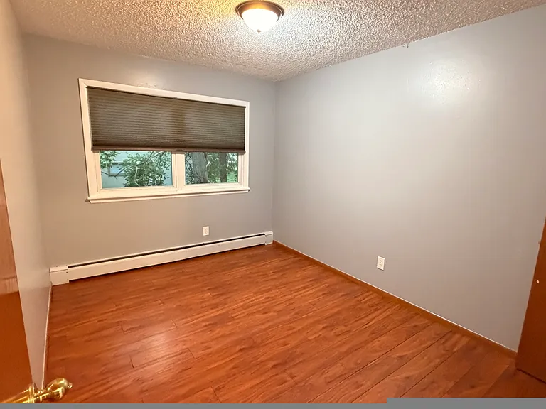 705 E 3rd St #7 — Photo 8