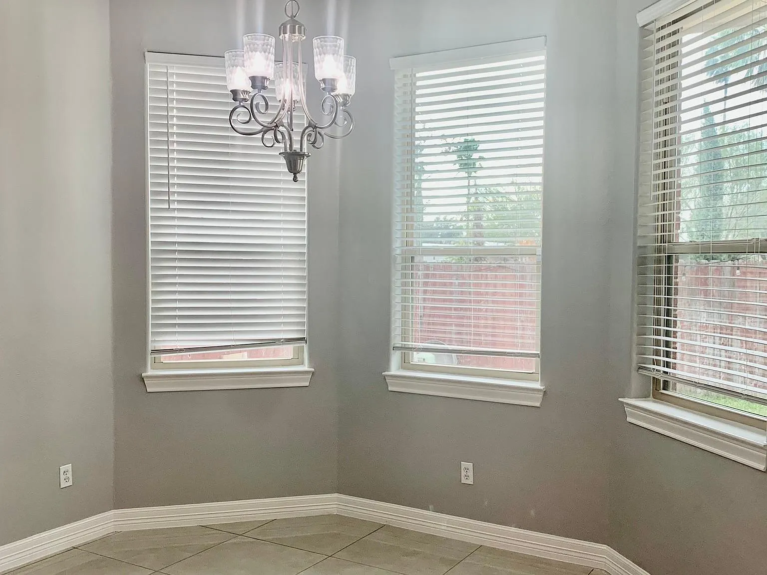 3 bed, 2.5 bath, 1729 sqft, $2,500 — Photo 3
