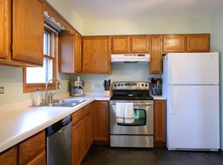 2561 Hamilton Dr, Lindenhurst, IL 60046