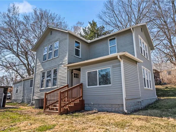 1314 Atchison St, Atchison, KS 66002