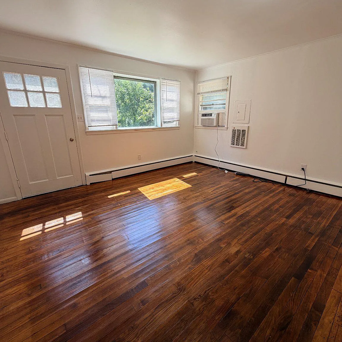 1 bed, 1.0 bath, 1000 sqft, $1,400 — Photo 3