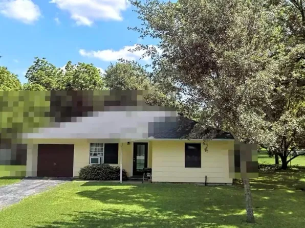 423 West St, Stafford, TX 77477