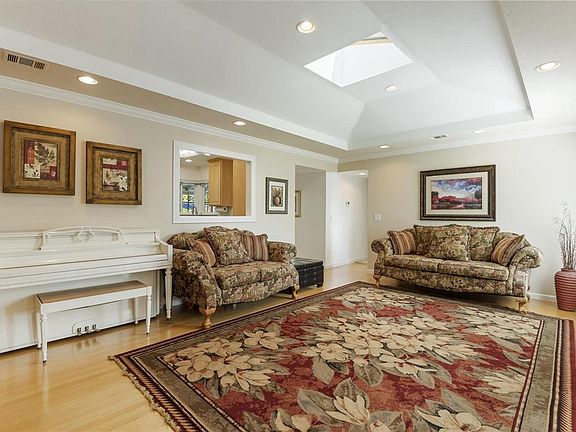 3rd image of 1917 Ashland Way