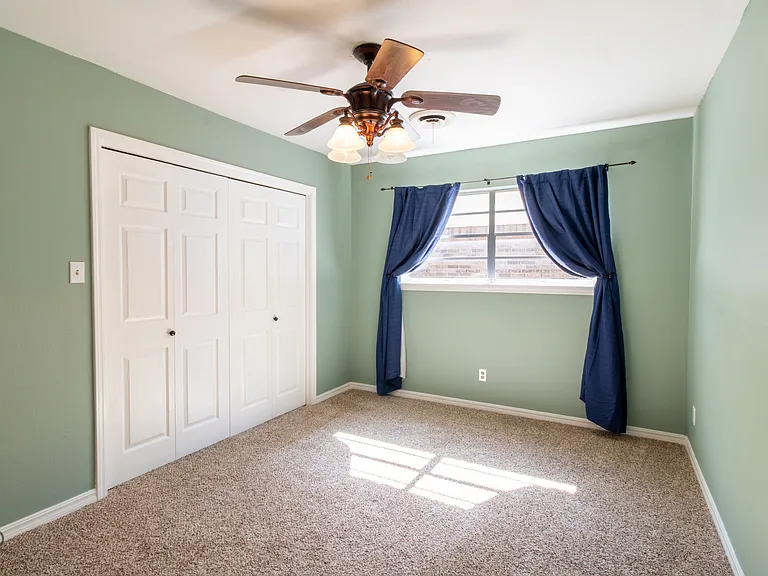 1535 Primrose Dr — Photo 23
