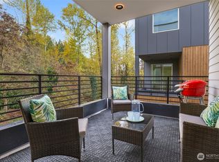10622 E Riverside Dr, Bothell, WA 98011