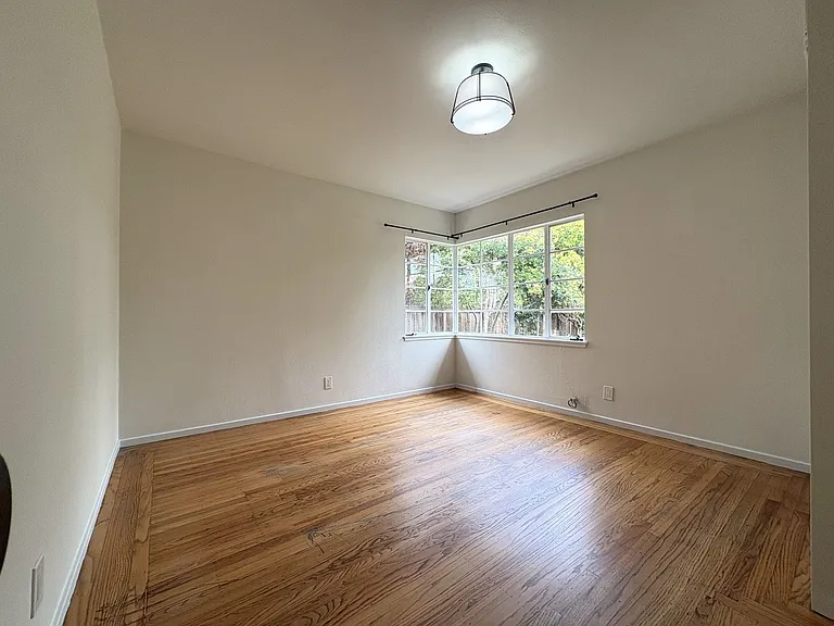 1023 Embarcadero Rd — Photo 13