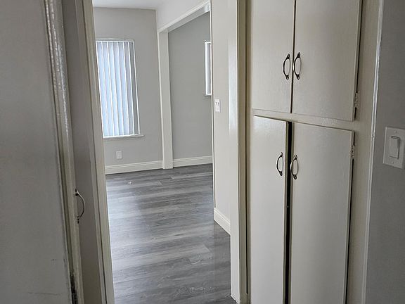 2nd image of 5130 Woodman Ave #18B